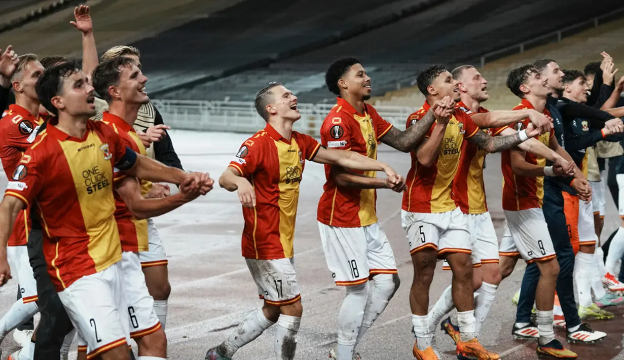 Torehan tiga poin itu membuat Go Ahead Eagles menempati posisi ke-14 dan membuka peluang lolos ke putaran selanjutnya di Liga Europa musim ini. (AP Photo/Thanassis Stavrakis)
