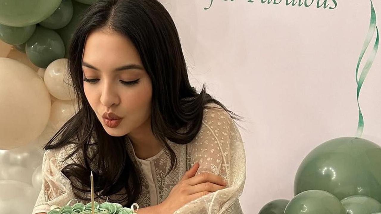 7 Potret Raline Shah Rayakan Ulang Tahun ke-40 di Malaysia dengan Nuansa Buka Puasa, Ini Momen Harunya