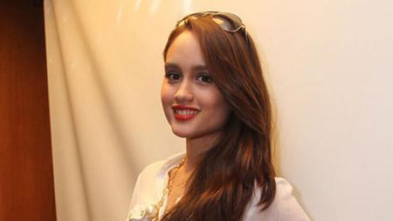Rilis All of My Life, Cinta Laura jajal teknik falsetto