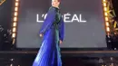 Di kesempatan itu, Tasya mengenakan Givenchy V-neck Silk-blend Pleated Lamé Dress dan mini bag dari Rinaldy A Yunardi. [@tasyafarasya]
