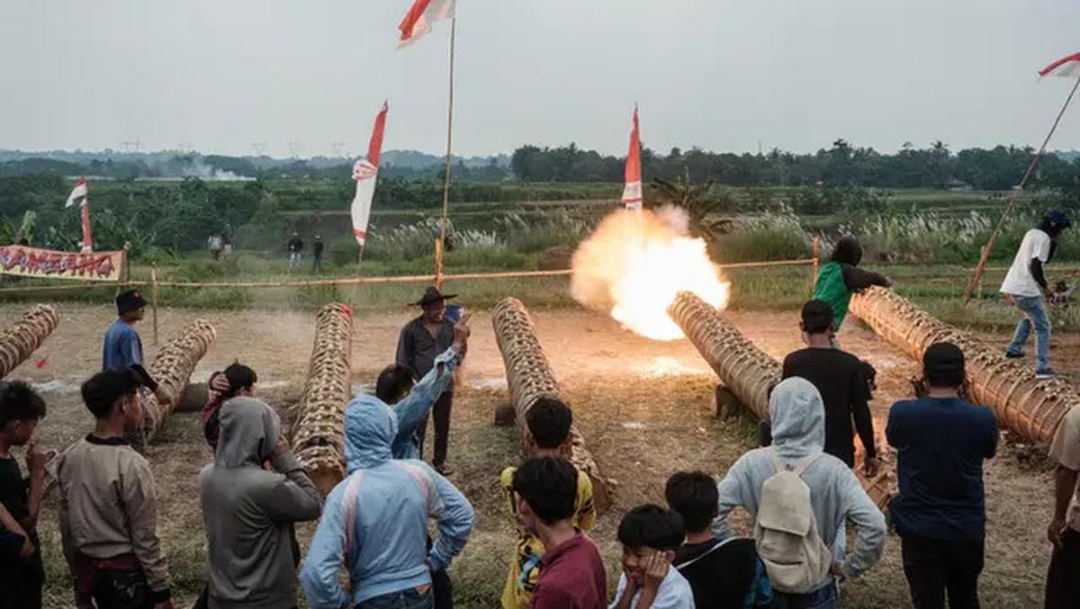 Adu Dentuman Meriam Karbit di Festival Kuluwung Meriahkan Libur Lebaran 2025
