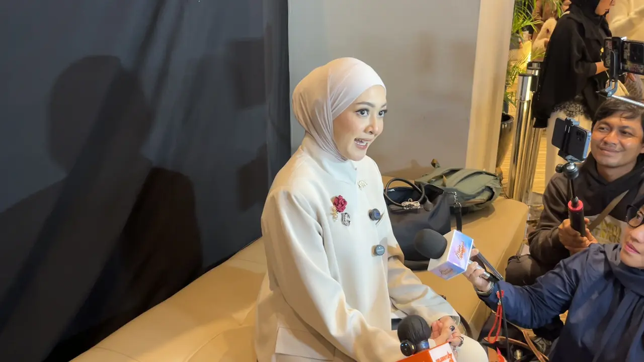 Richa Iskak dalam gala premier Lastri: Arwah Kembang Desa di Jakarta, Kamis (9/7/2026) (Liputan6.com/Afradhiya N. R)