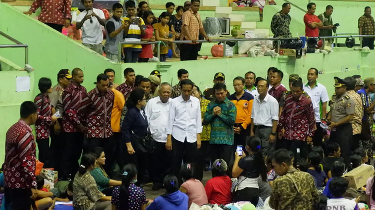 Menteri Basuki Bantu Presiden Bagi Paket Bantuan untuk Pengungsi