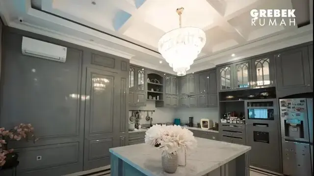 Dapur di Rumah Arie Untung dan Fenita.