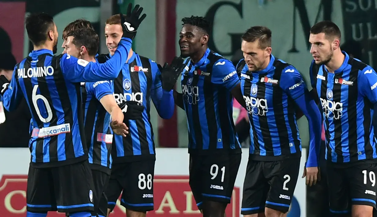 5. Atalanta - Klub Serie A ini telah mengirim 76 pemainnya klub lain. Salah satu pemain terkenal yang mereka pinjamkan adalah Franck Kessie yang bermain untuk AC Milan.(AFP/Miguel Medina)