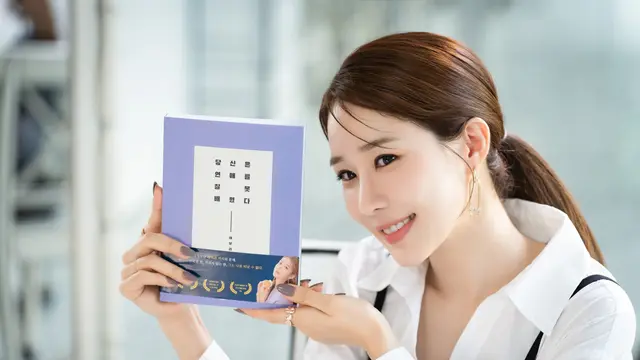 Yoo In Na dalam drama Korea "True To Love". (Foto: Prime Video)