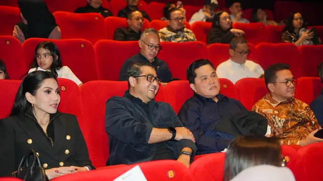 Menteri Ekraf Teuku Riefky Harsya hadiri screening  Film Garuda di Dadaku. (dok. Biro Komunikasi Kementerian Ekonomi Kreatif/Badan Ekonomi Kreatif)