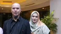 Ahmad Dhani bersama istrinya, Mulan Jameela. (Daniel Kampua/Fimela.com)