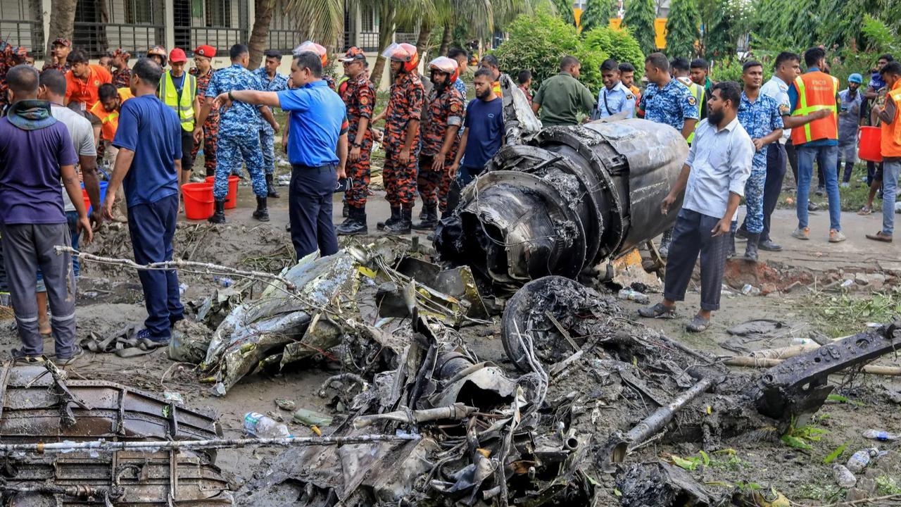 Pesawat Jet Bangladesh Jatuh di Gedung Sekolah, Api Berkobar Hebat Hingga Pilot dan 31 Siswa Tewas
