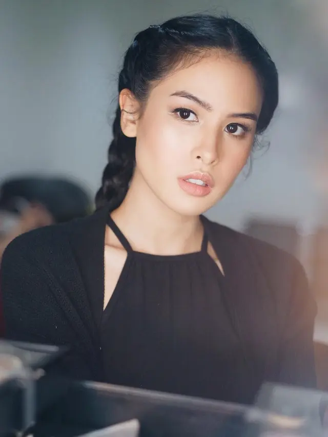 [Bintang] Selain Vanesha Prescilla, 5 Seleb Ini Pernah Menghiasi Hati Adipati Dolken, Mana yang Paling Cantik?