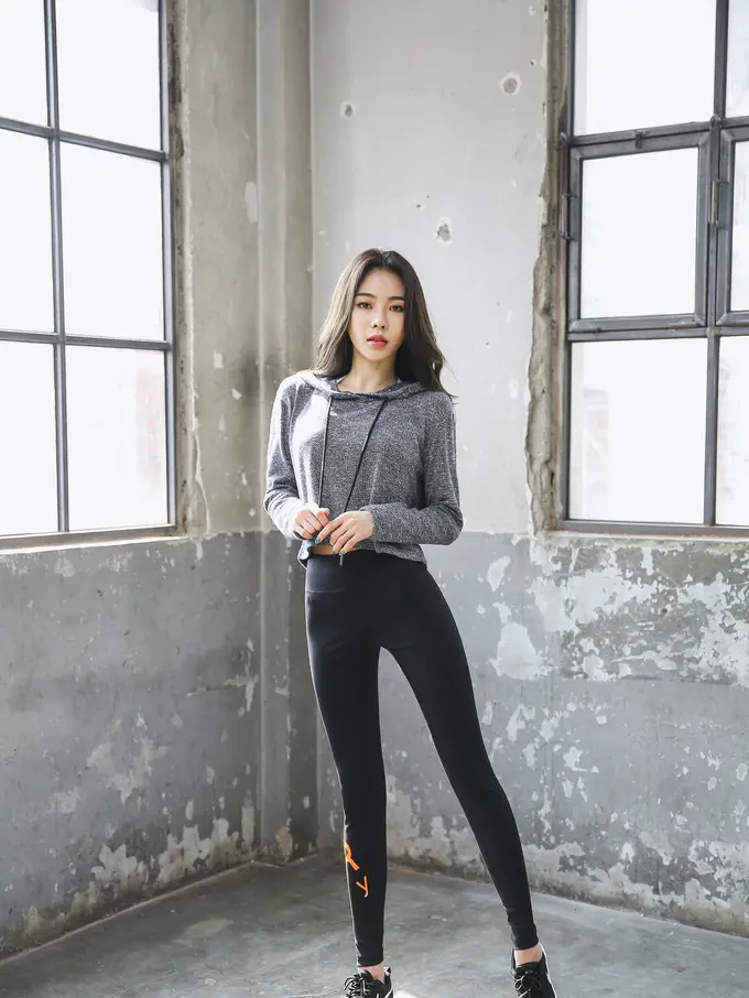 7 Aturan Pakai Celana Legging sebagai Outfit Sehari-hari