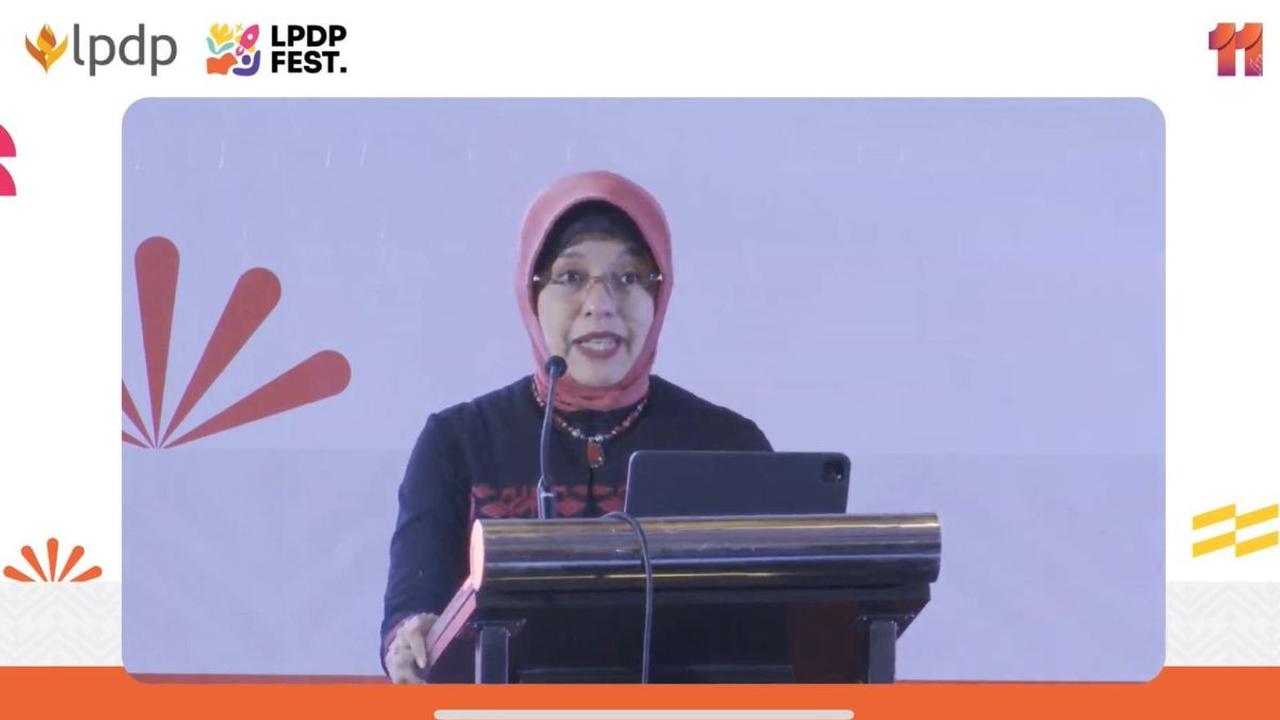 "Bayangkan PISA skor Indonesia itu masih dibawah 500, jadi terakhir sekitar 371, ranking ke-72,"