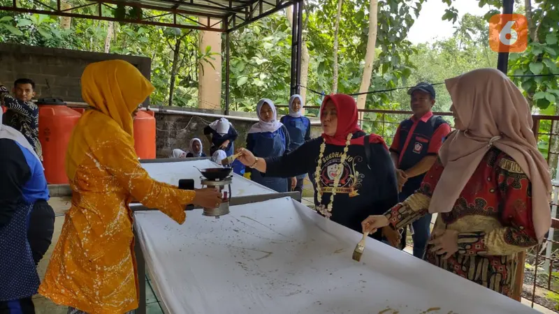 Batik Ciprat Karya Siswa SMKN Jatipuro Diminati Pasar Jerman