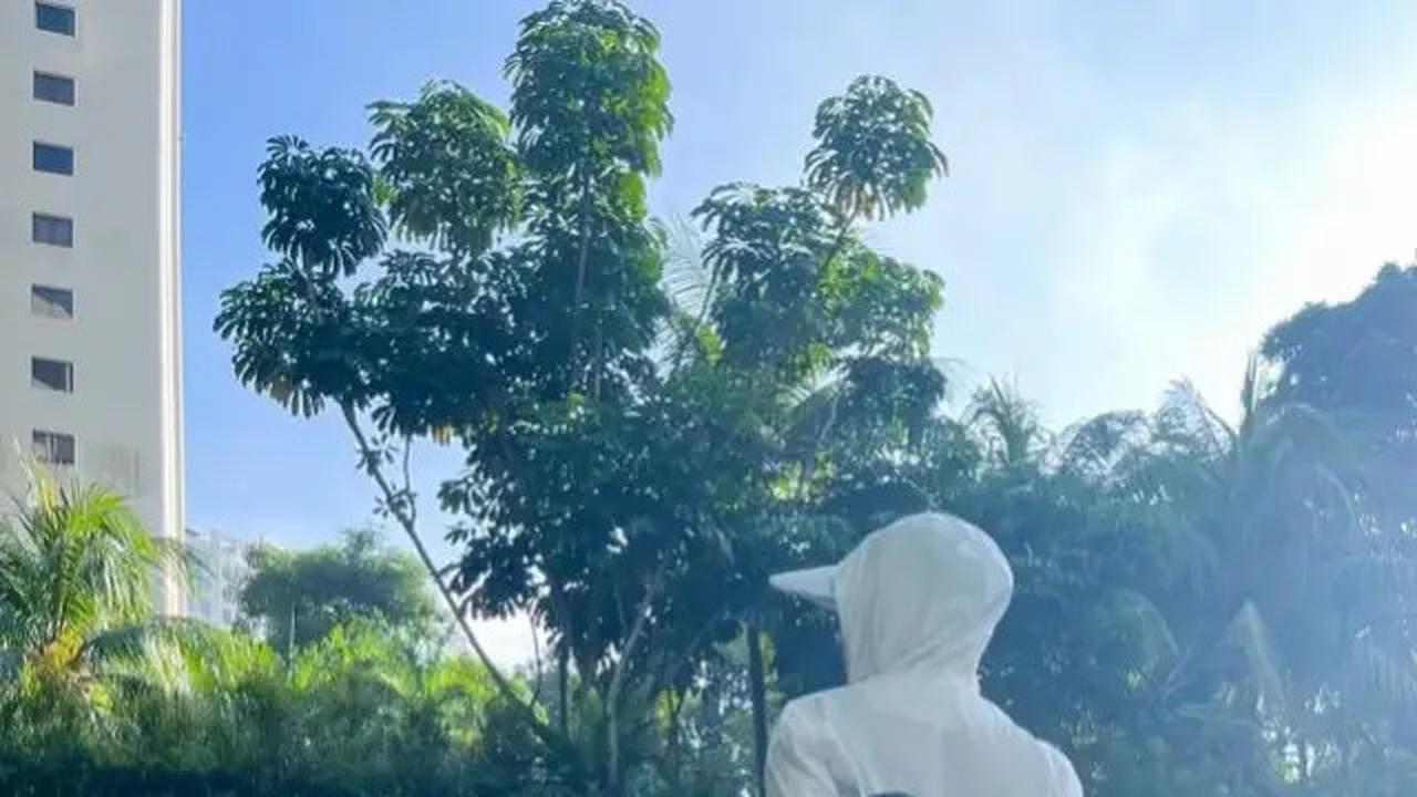Outfit Olahraga Tenis ala Syahrini, Anggun dan Sporty