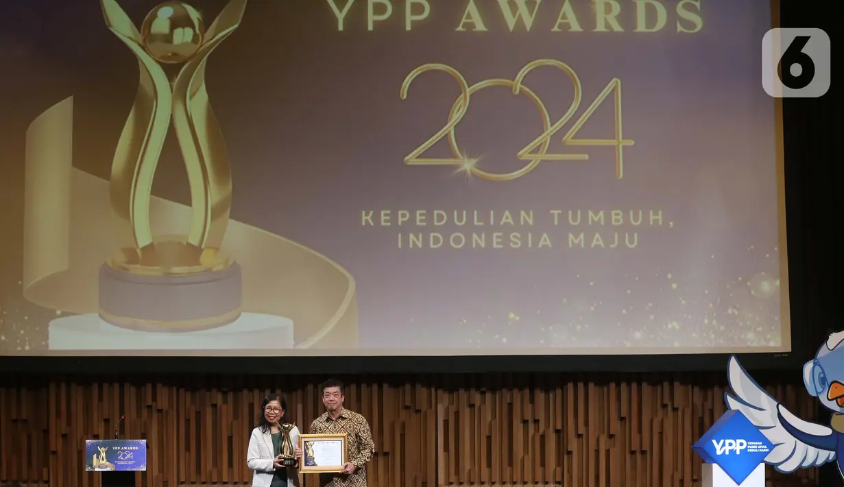 Acara ini dimeriahkan dengan pemberian penghargaan kepada para mitra dan individu yang telah berkontribusi dalam berbagai program sosial dan kemanusiaan. (Liputan6.com/Helmi Fithriansyah)