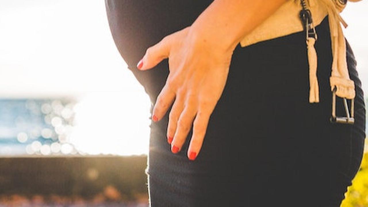 Catat, Tips Aman Bagi Ibu Hamil Gunakan Pesawat untuk Libur Nataru