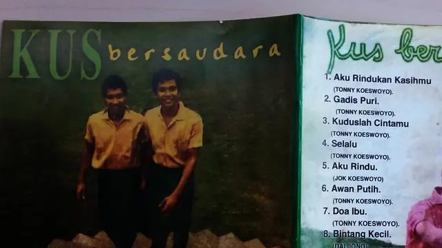 Repro sampul album Koes Bersaudara dan Koes Plus