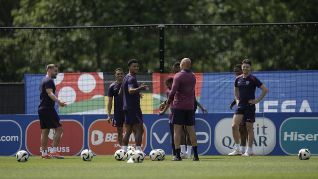 Latihan Inggris vs Slovenia EURO