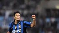 Julio Cruz begitu dikenal saat duet mautnya bersama Adriano Leite di Inter Milan. Penyerang Argentina tersebut mencetak 49 gol bersama Inter Milan di semua kompetisi. (AFP/Filippo Monteforte)