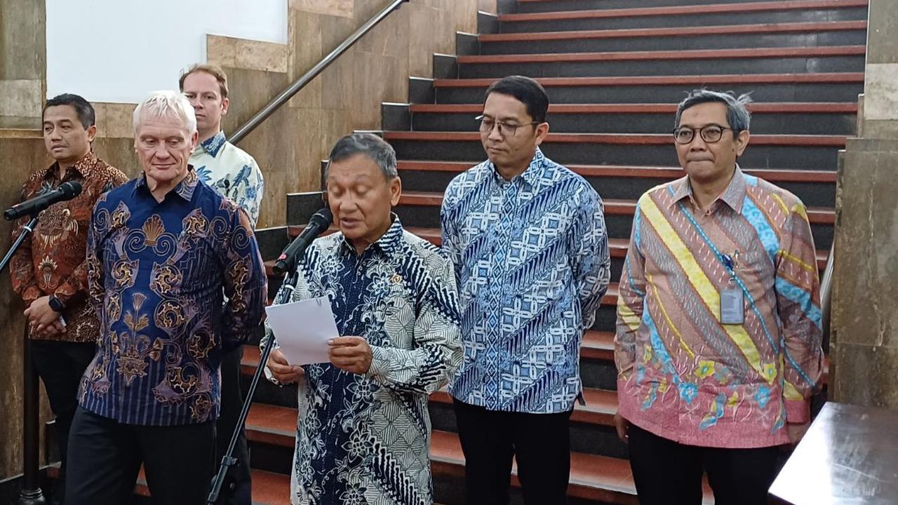 "Indonesia membutuhkan investasi hingga USD1 Triliun sampai tahun 2060 untuk pembangkit dan transmisi energi terbarukan,"