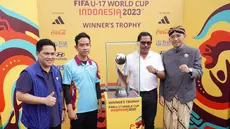 Kemeriahan Trophy Experience FIFA World Cup U-17 2023 di Solo dihadiri oleh Ketua Umum PSSI, Erick Thohir dan Walikota Solo, Gibran Rakabuming Raka, Plt Gubernur Jateng, Nana Sudjana dan Kanjeng Gusti Mangkoenegara X, Minggu (5/11/2023). (Dokumentasi LOC Piala Dunia U-17 2023)