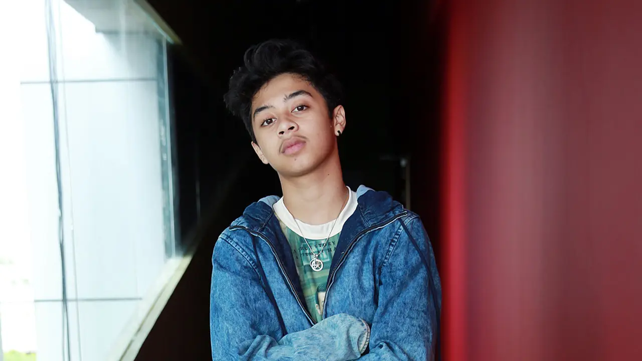 [Bintang] Bastian Steel