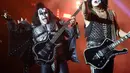 Grup heavy metal AS Kiss tampil saat di atas panggung utama pada hari pertama Paleo Festival ke-45, di Nyon, Swiss (19/7/2022). The Paleo adalah festival musik terbuka terbesar di bagian barat Swiss. (Laurent Gillieron/Keystone via AP)