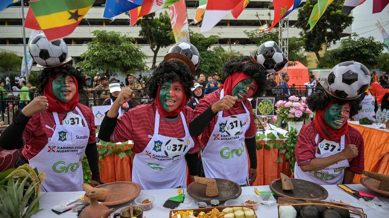FOTO: Warna Warni Rujak Phoria Meriahkan HUT Ke-733 Surabaya