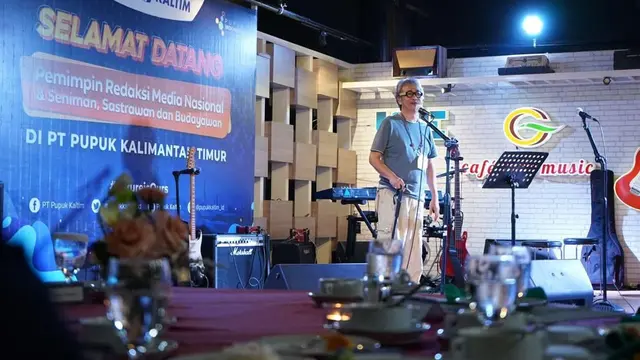 Seniman asal Yogyakarta Butet Kartaredjasa Hotel Grand Equator, Bontang, Kalimantan Timur. (Dok PKT)