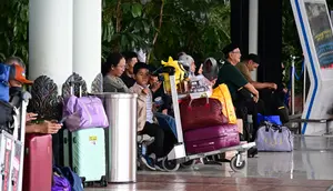 Top 3 Berita Hari Ini: Erupsi Gunung Anak Krakatau, Wisatawan Asing Curhat Terjebak 3 Hari di Bandara