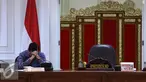 Menko Polhukam Luhut Pandjaitan dalam rapat terbatas yang digelar di Kantor Presiden Komplek Kepresidenan, Jakarta, Rabu (29/6). Rapat membahas penyelundupan dan pembahasan tentang Pengembangan Potensi Ekonomi Kepulauan. (Liputan6.com/Faizal Fanani)