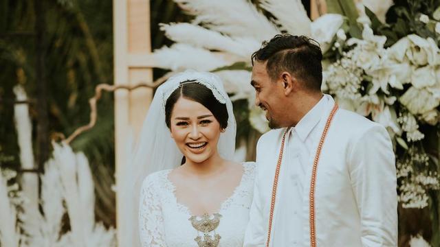 Mutia Ayu dan Glenn Fredly.