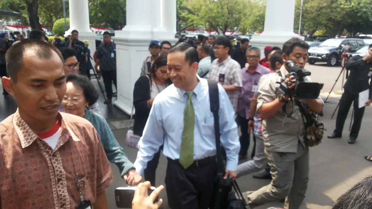 20150812-reshuffle kabinet-istana-thomas