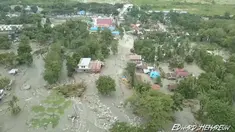 Pandangan umum menunjukkan dampak banjir bandang yang menerjang Distrik Sentani, Kabupaten Jayapura, Papua, Minggu (17/3). Berdasarkan data BNPB, banjir bandang pada Sabtu (16/3) itu mengakibatkan 58 orang meninggal. (Edward Hehareuw/via REUTERS)