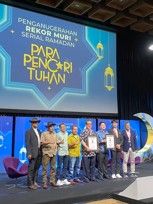 Penganugerahan Rekor MURI Serial Ramadan Para Pencari Tuhan