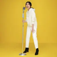 Isyana Sarasvati dalam koleksi Uniqlo Sweat Collection Fall/Winter 2020