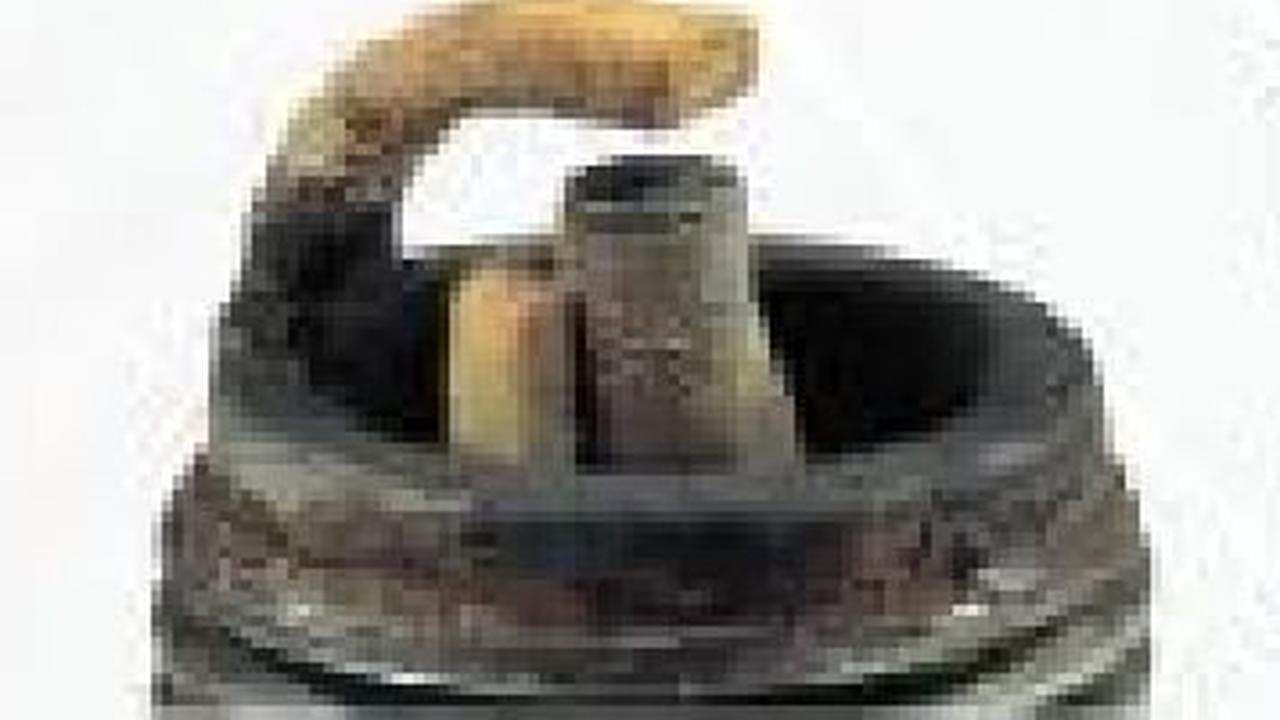 Insulator mengalami kerusakan