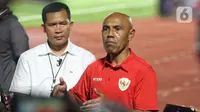 Sentil Mees Hilgers, Simon Tahamata Minta Pemain Jangan Setengah-Setengah Bela Timnas Indonesia