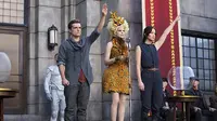 Masih ingatkah dengan tiga jari yang kerap terlihat di film "The Hunger Games"?  simbol tersebut kini dipakai di Thailand.