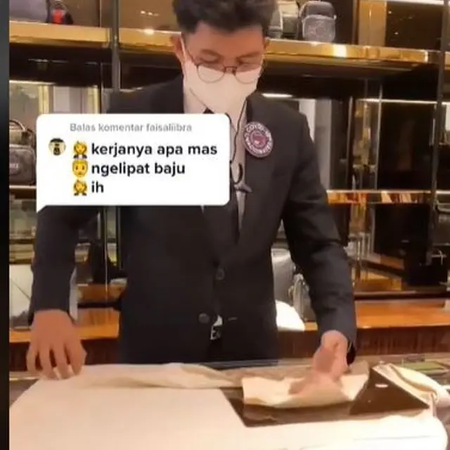 Dicibir Cuma Jadi Tukang Lipat Baju, Tempat Kerja Pria Ini Ternyata Menakjubkan