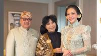 Makeup Soft Maia Estiany dan Bulu Mata Lentik Mulan Jameela di Akad Nikah Al Ghazali-Alyssa Daguise.&nbsp; (dok.Instagram @anneavantieheart/https://www.instagram.com/p/DK9E7DnxxWP/Henry)