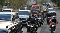 Jalur Puncak Ditutup, Beda Nasib Sopir Angkot dan Tukang Ojek