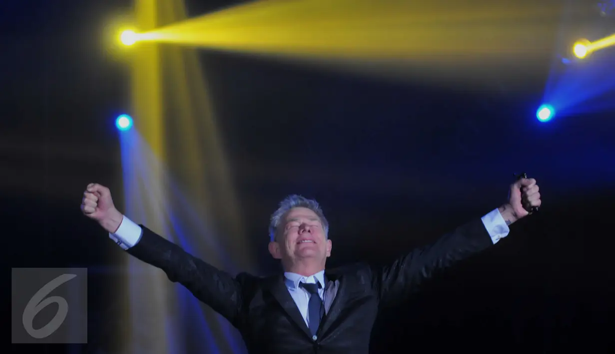 Java Jazz Stage Special perfom David Foster di JIExpo Kemayoran Jakarta, Sabtu (5/3/2016). David Foster membawakan beberapa lagu didampingi oleh artis Indonesia dan artis dari Luar Negeri. (Liputan6.com/Faisal R Syam)