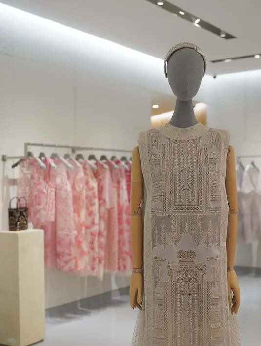 Mengawali langkah di tahun baru ini, Sapto Djojokartiko kembali melebarkan sayap dengan membuka SAPTO DJOJOKARTIKO butik di Plaza Indonesia Store Level 1 #088B / Foto dok: Sapto Djojokartiko.