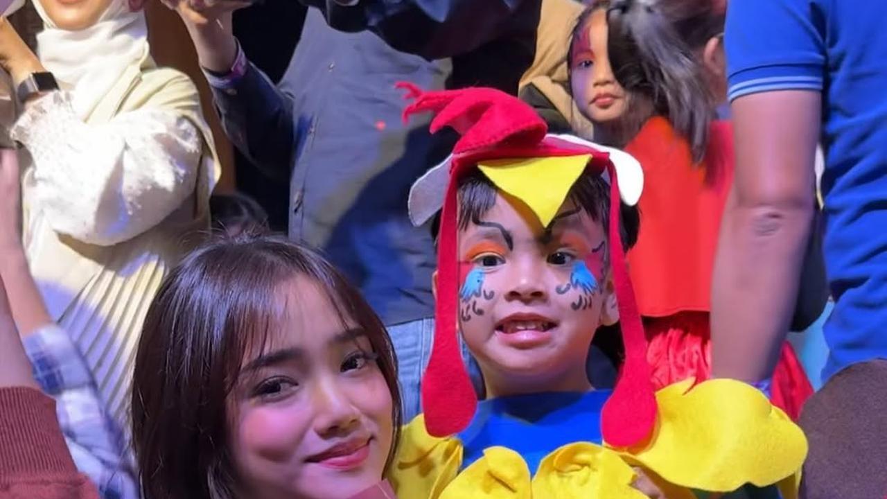 Momen Gala Sky Tampil di Sekolah, Bikin Netizen Gemas dengan Kostum Ayamnya