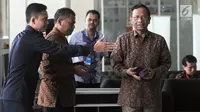 Mantan Ketua Mahkamah Konstitusi Mahfud MD tiba di gedung KPK akan melakukan petermuan dengan pimpinan KPK di Jakarta, Kamis (13/9). Pertemuan membahas pencegahan tindak pidana korupsi di Indonesia. (Merdeka.com/Dwi Narwoko)