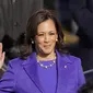 Kamala Harris saat dilantik menjadi Wapres AS. (AP Photo/Andrew Harnik)