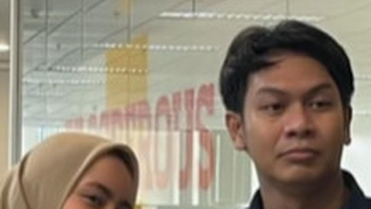 Viral Momen Lamaran di Kantor dengan Adu Pantun, Ternyata Begini Persiapannya