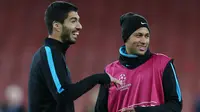 Jelang Brasil Vs Uruguay, Hamburger Jadi Target Neymar dan Suarez