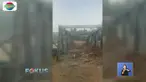 Tak hanya merusak jembatan, air sungai yang meluap saat hujan lebat sejak Jumat siang juga merendam belasan rumah di kawasan Alai Parak Kopi.